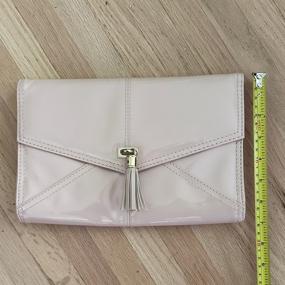 H&M Elegant Patent Light Pink Clutch with Tassel - Picture 4 of 7